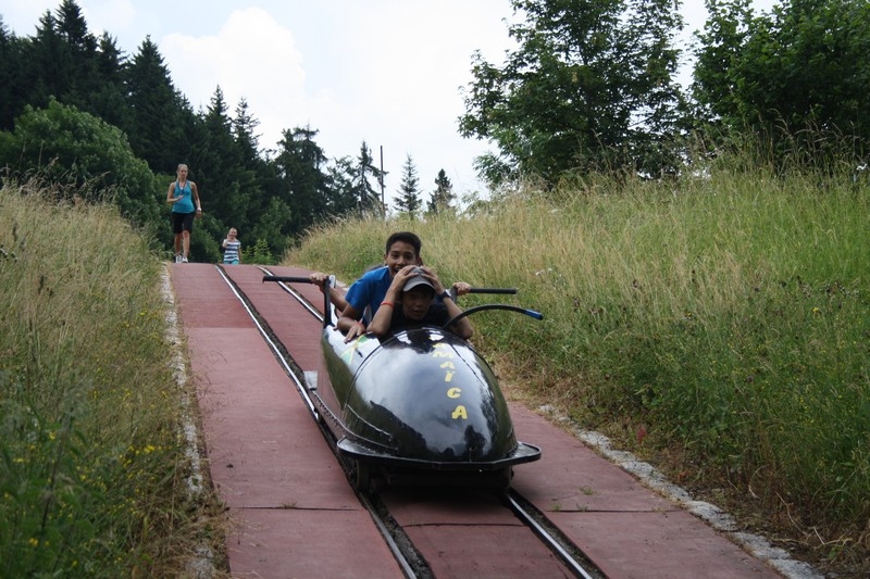 Village Camps International Summer Camp Leysin, Switzerland 2025-08-09 https://www.villagecamps.com/journals_admin/images/698-23-bobsled (22).jpg